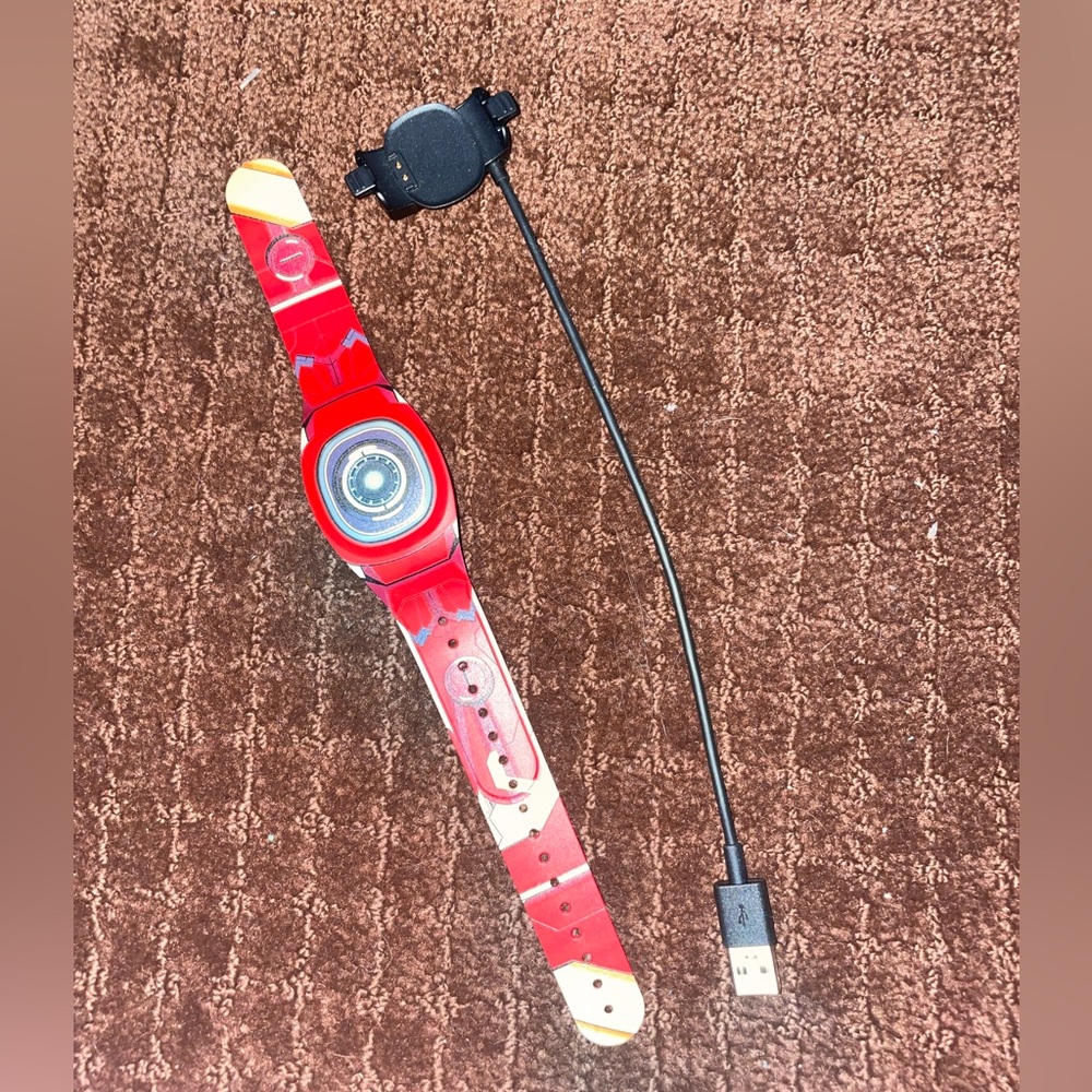 IRON MAN DISNEY MAGIC BAND